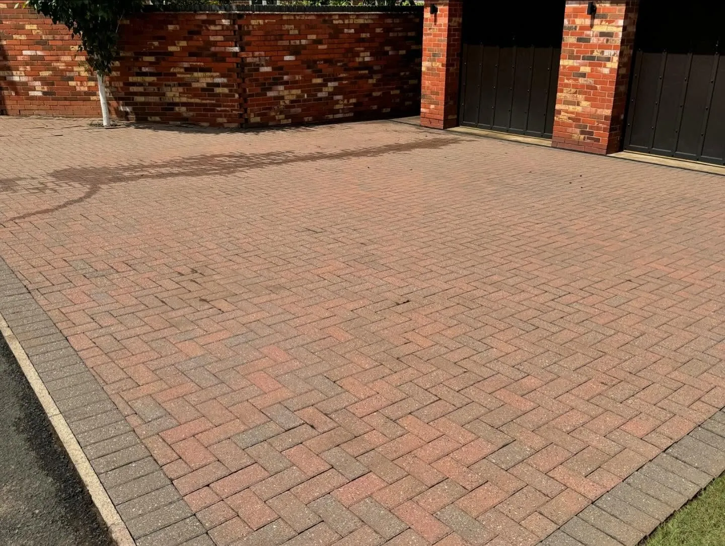 Block paving driveway jet washing in Solihull, before and after